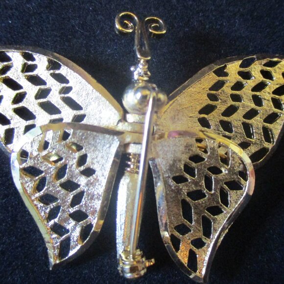Vintage Unbranded Gold Tone Butterfly Brooch/Pin with Double Hinged Wings - Picture 3 of 3
